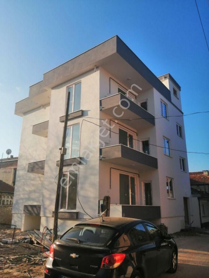 Adapazarı Akıncılar Satılık Daire Yeni Cami Mevki Sıfır 3+1 125 M2 3 Kat Satılık