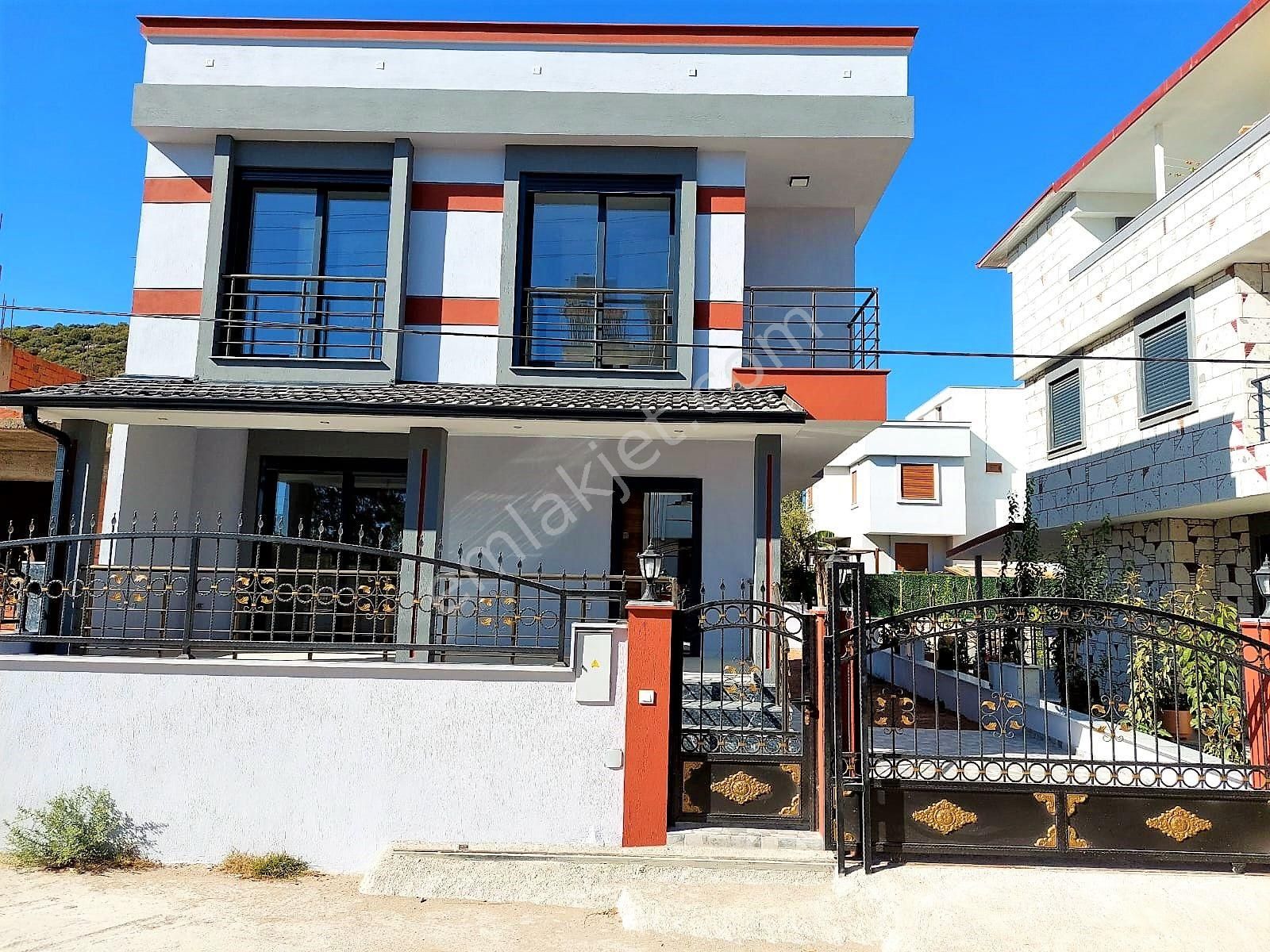 Seferihisar Cumhuriyet Satılık Villa  Seferihisar Doğanbey'de Satılık Müstakil Büyük Bahçeli 3+1 Villa