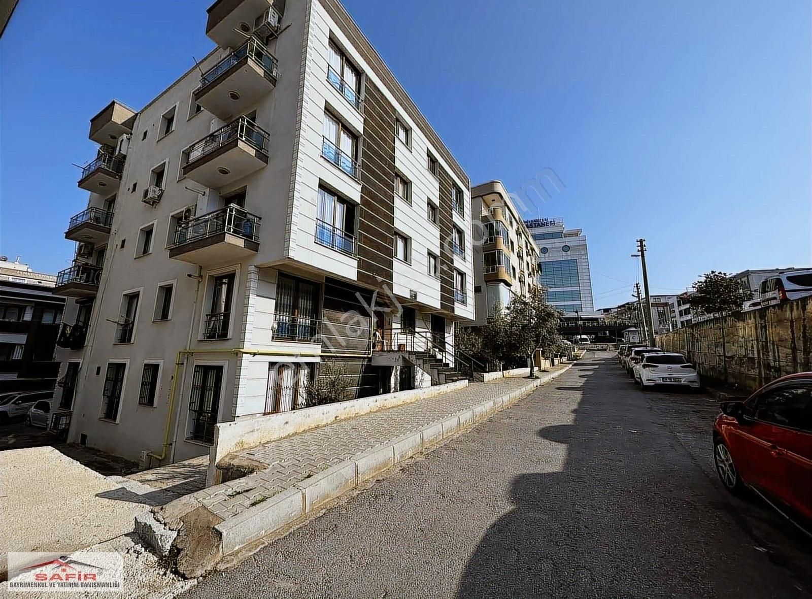 Emlakçıdan İzmir Buca Kuruçeşme Mahallesi 1+1 Oda Kiralık Daire 5,000 ...