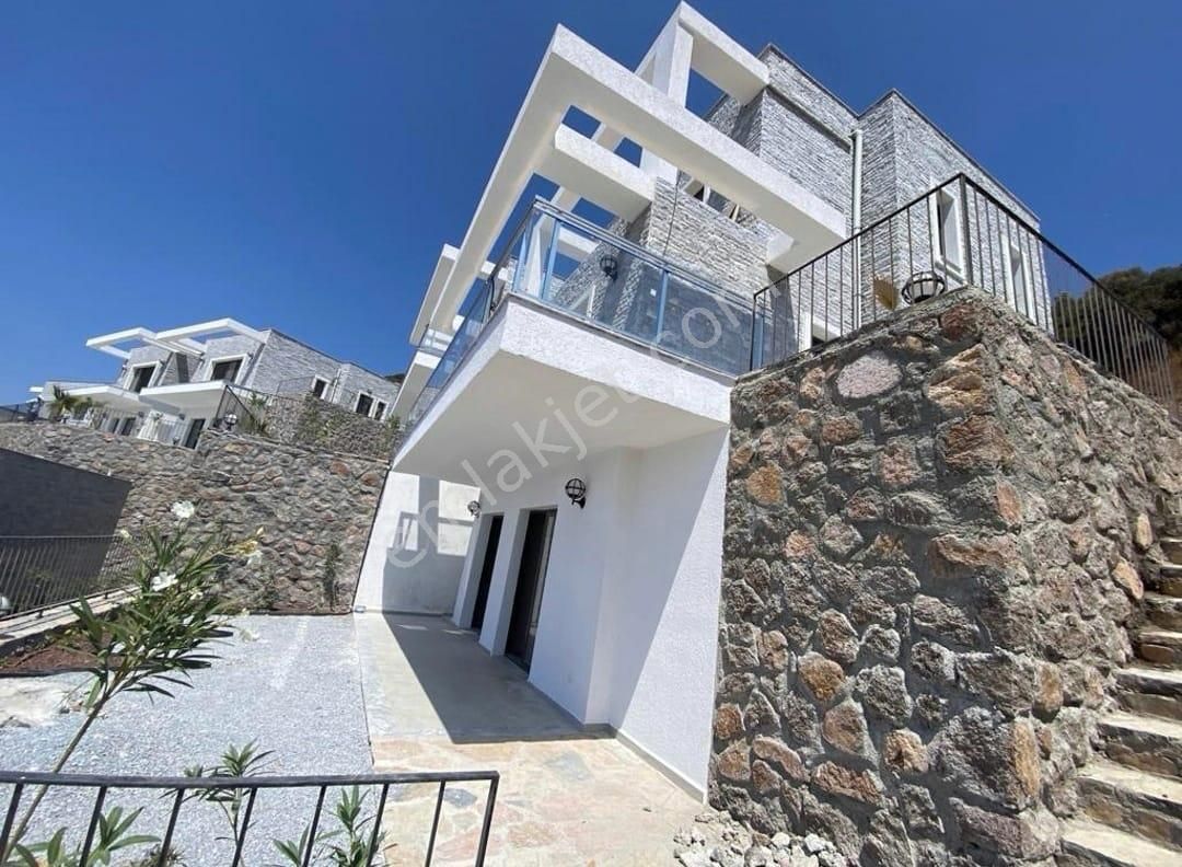Bodrum Yalıkavak Özel Plajlı Manzaralı Sıfır Villa - Görsel 18