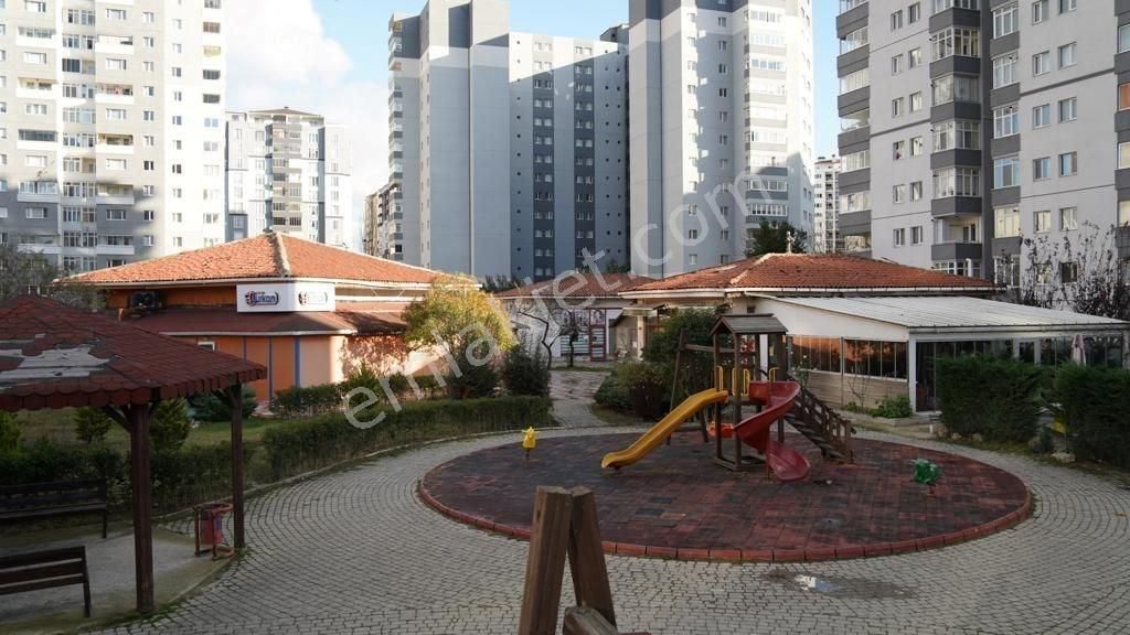 Beylikdüzü Adnan Kahveci Satılık Dükkan & Mağaza Beykent Jetkent' te 600m2 Kapalı 1300m2 Kullanım Alanlı İşyeri