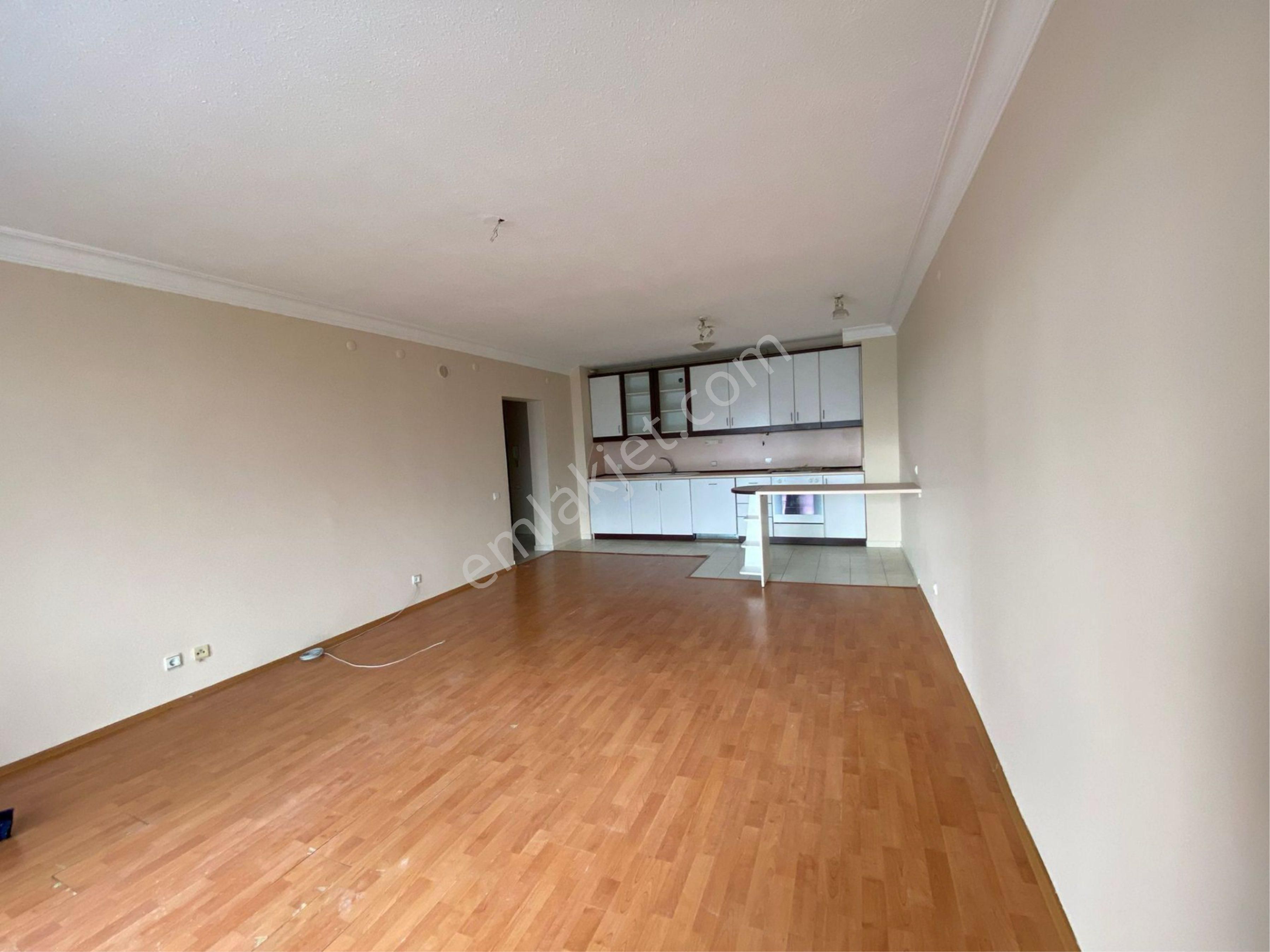 Karşıyaka Mavişehir - Albatros Sitesinde 1+1 ,75 M2 Kiralık Daire