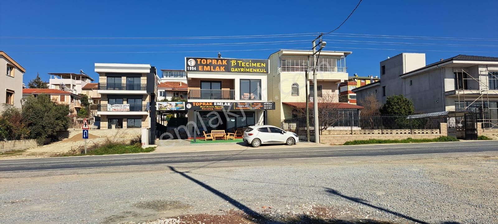 Kusadsı Sogucakda Davutlar Yolu Uzeri Satılık Villa