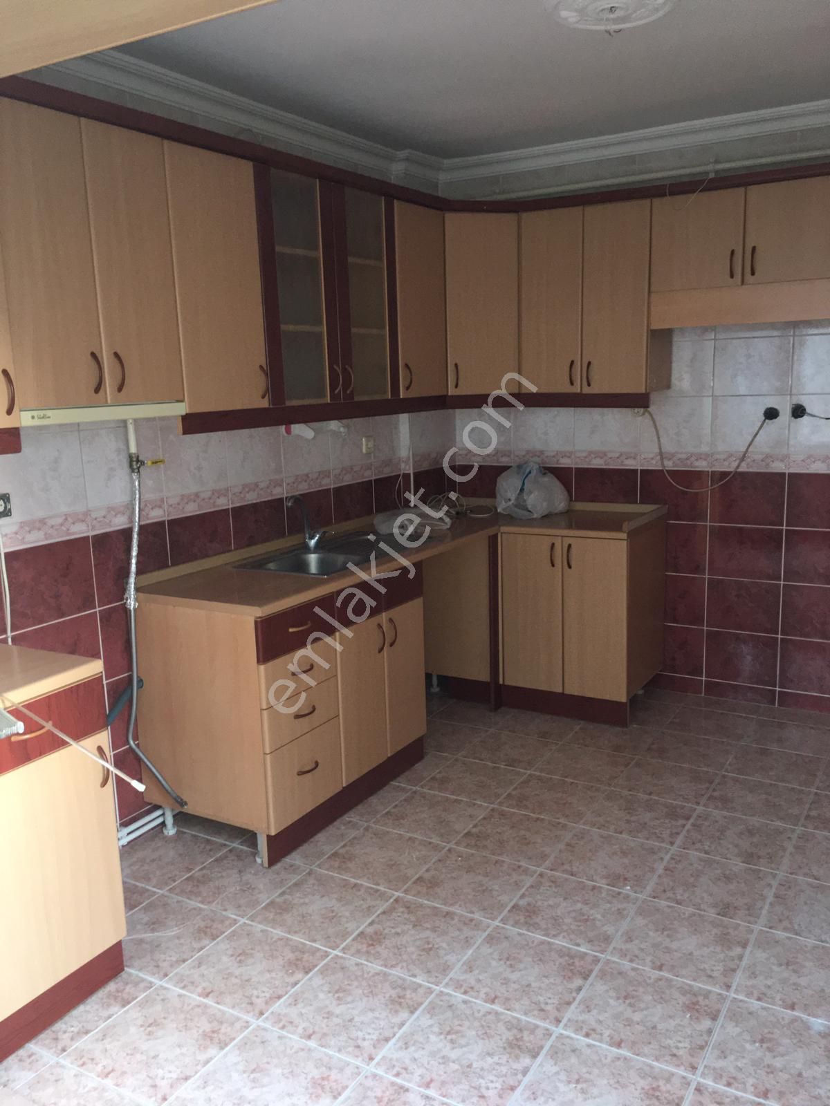 Çorlu Muhittin Satılık Daire  MUHİTTİN MAHALLESİ ARA KAT SATILIK 3+1 DAİRE