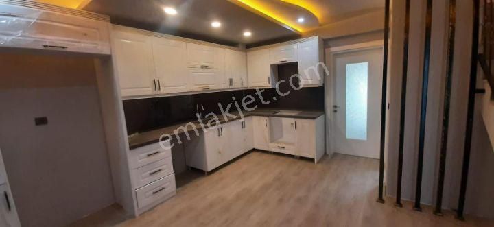 Bornova Evka 3 Hastaneye Yakın Kiralık Daire Bornova Evka-3 De Kiralık Lüks Villa