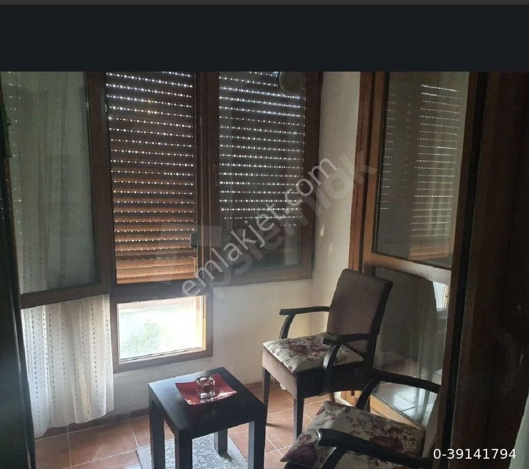 Buca Belediyesi Yakınında Eşyalı Kiralık 3+1 Daire