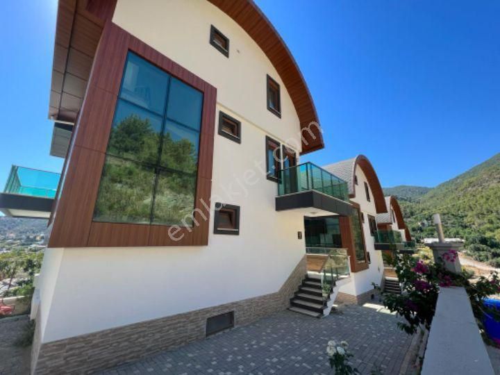Özdemir Gayrimenkulden 4+2 Eşyalı Fırsat Villa - Görsel 32