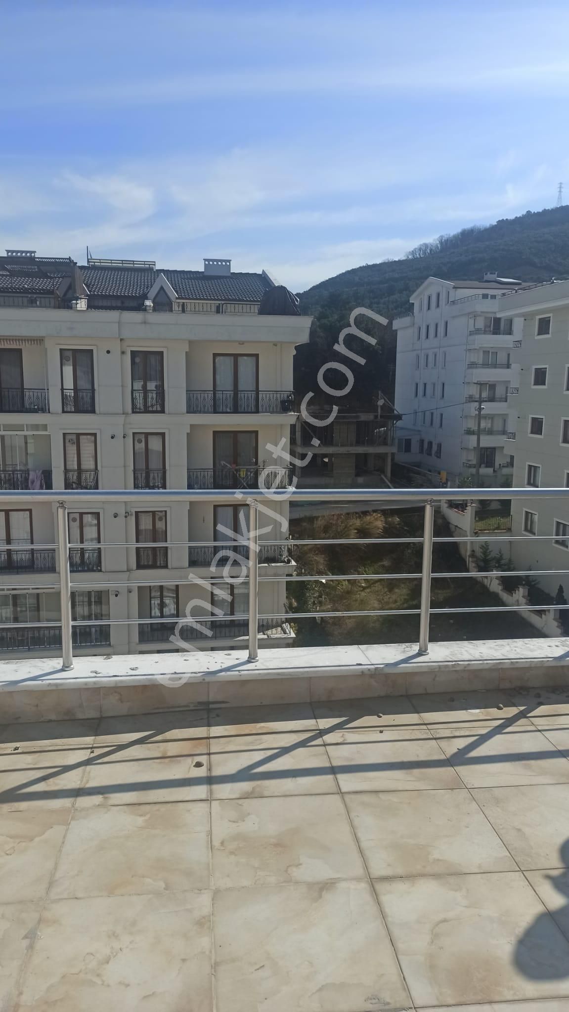 Yalova Çınarcık'ta Deniz Manzaralı Eşyalı Dublex Daire - Görsel 22