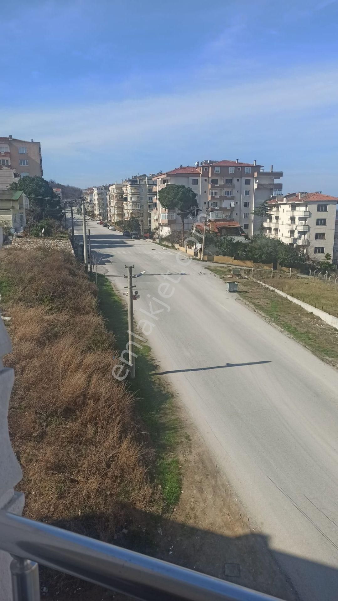 Yalova Çınarcık'ta Deniz Manzaralı Eşyalı Dublex Daire - Görsel 14