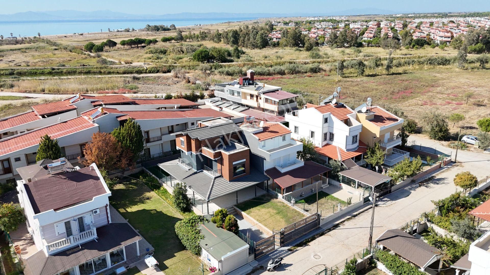 Dikili Salihler Satılık Villa İzmir Dikili Gülkent'te Deniz Manzaralı Satılık Full Lüks Villa