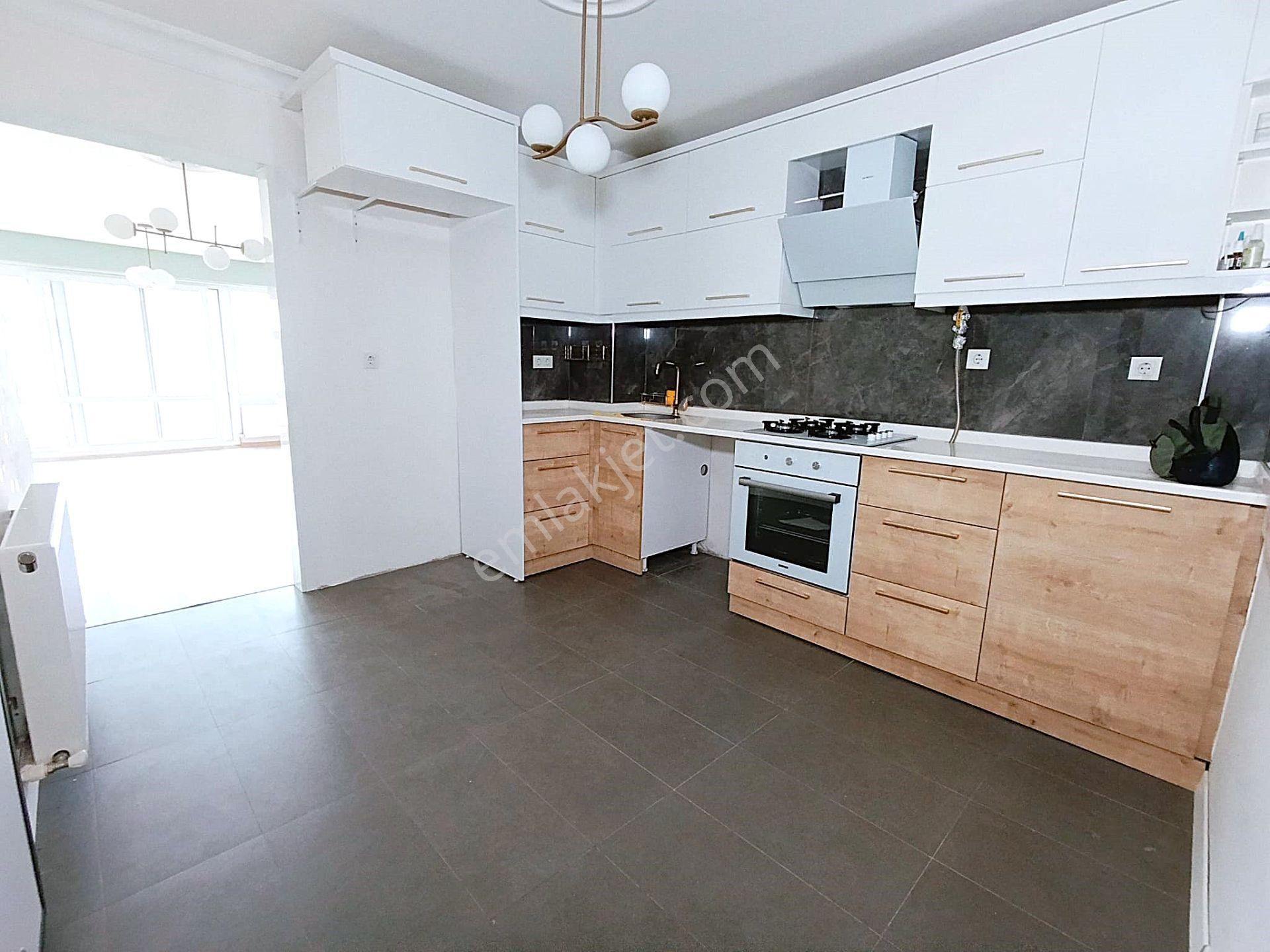 Göztepe Mithatpaşa Caddesi Üzeri Full Tadilatlı Kiralık Daire - Görsel 10