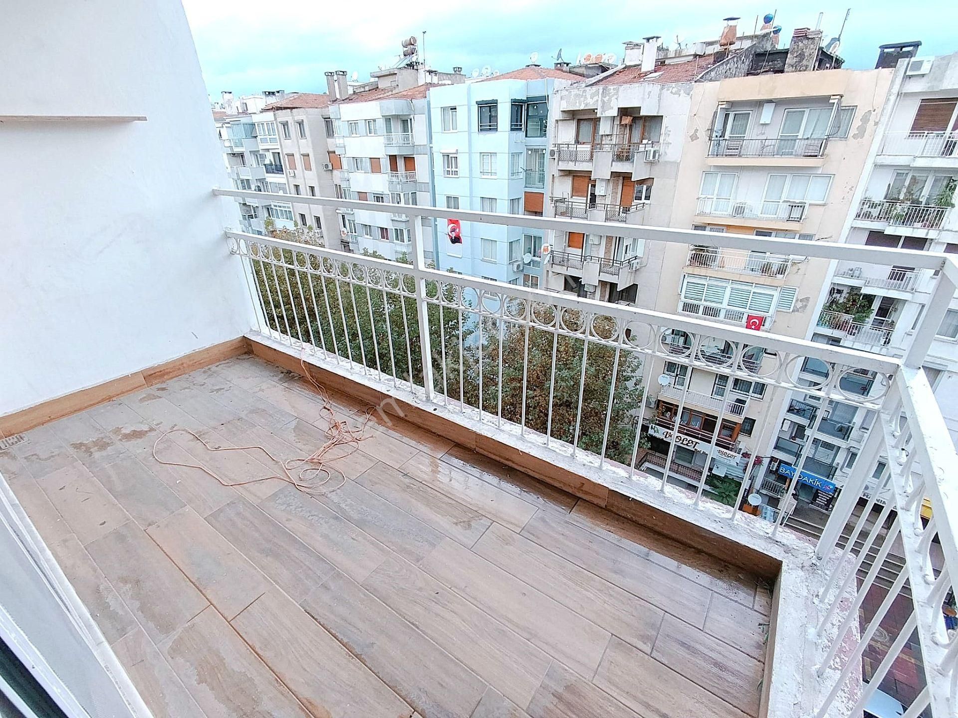 Göztepe Mithatpaşa Caddesi Üzeri Full Tadilatlı Kiralık Daire - Görsel 4