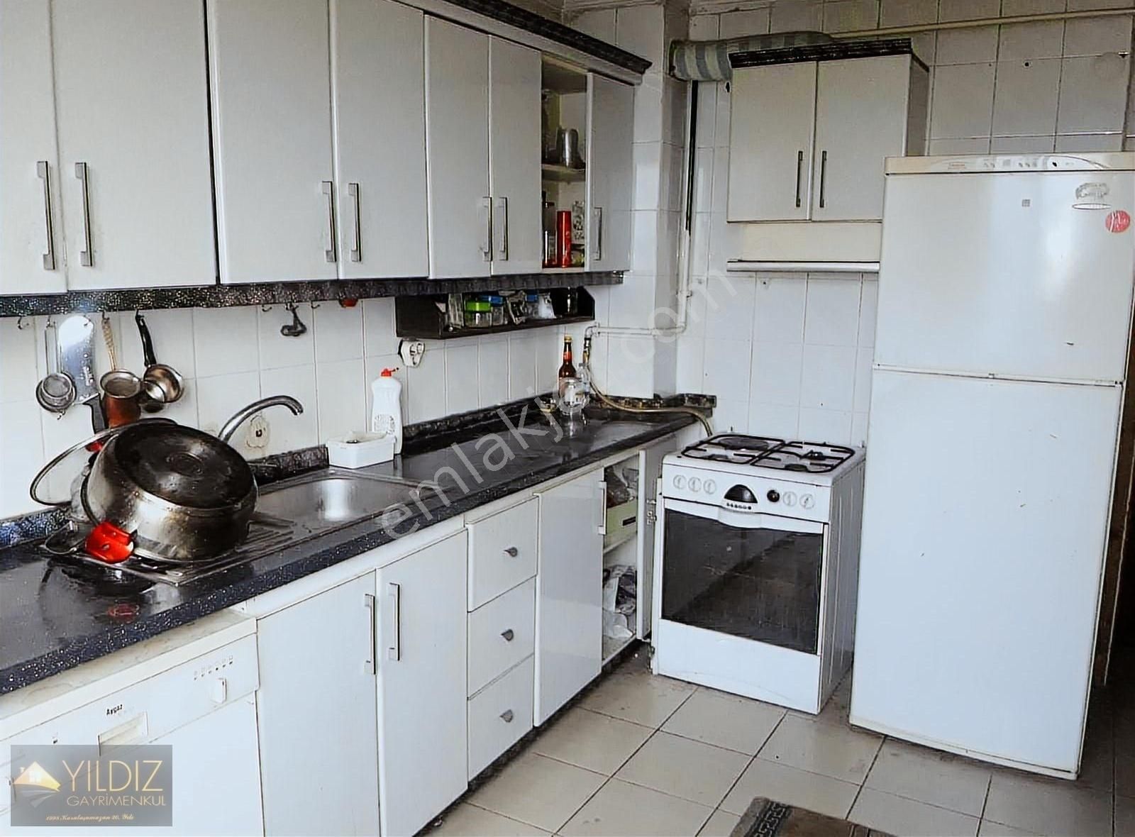 Merkeze yakın 7 kt eşyalı kiralık daire aileye