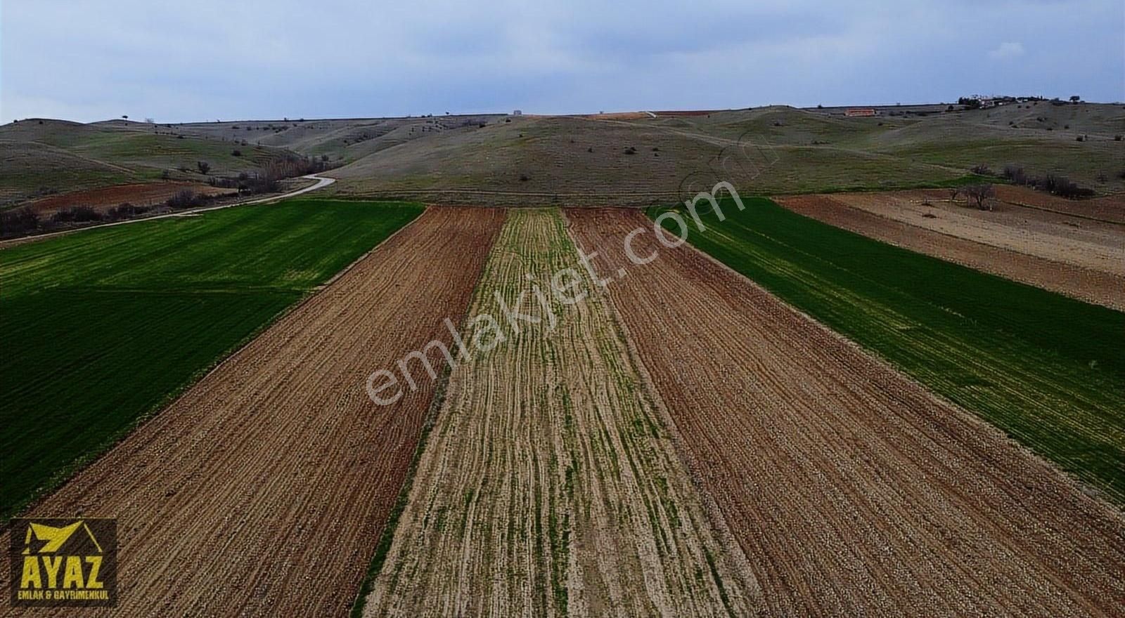 https://imaj.emlakjet.com/listing/12849935/77F4794C524690912B3F1B58430ECA4512849935.jpg