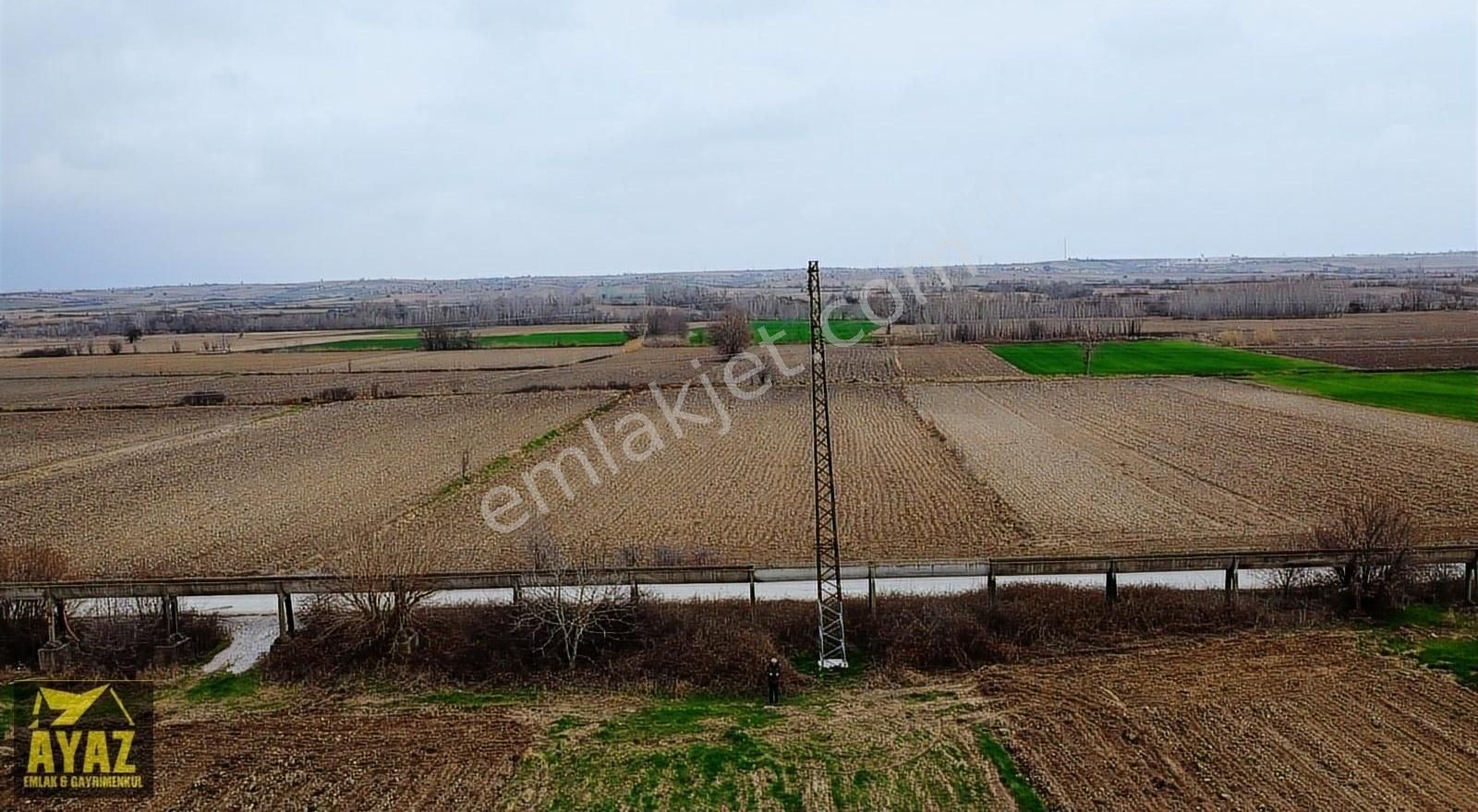 https://imaj.emlakjet.com/listing/12849935/CC27A2E23C790B2D317FC4028300045112849935.jpg