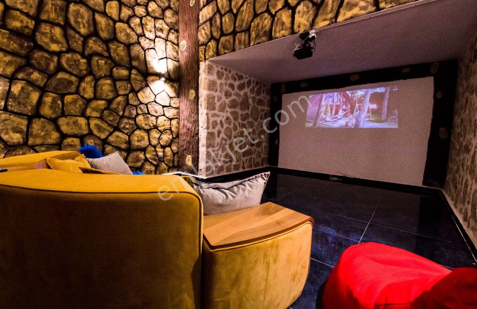 Kaşta Lüks Yapılı Villa Yatırımlık Full Eşyalı - Görsel 20