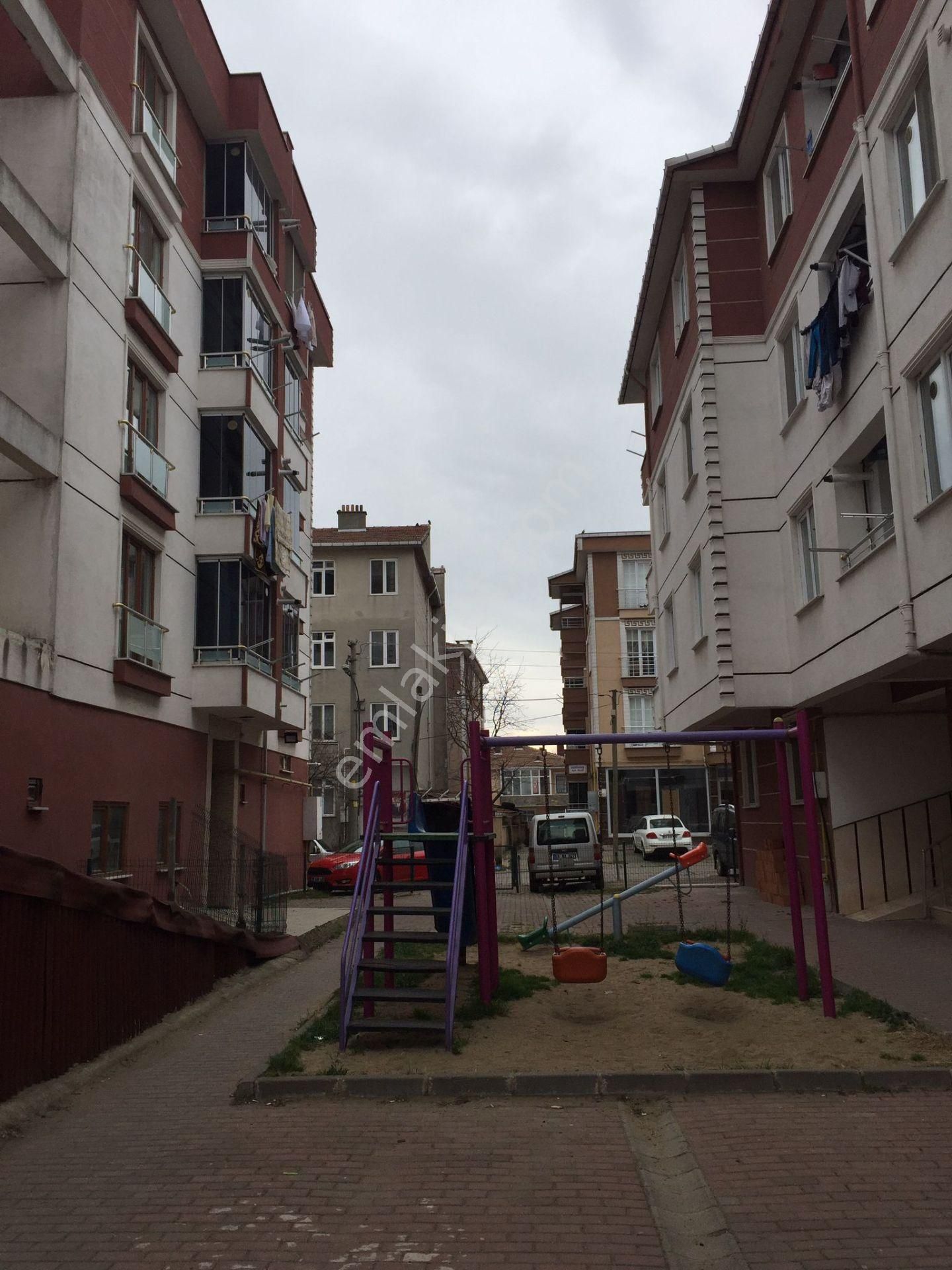 Muratlı İstiklal Kurtpınar Satılık Daire  Tekirdağ Muratlı İstiklal Kurtpınar mahallesinde satılık daire..