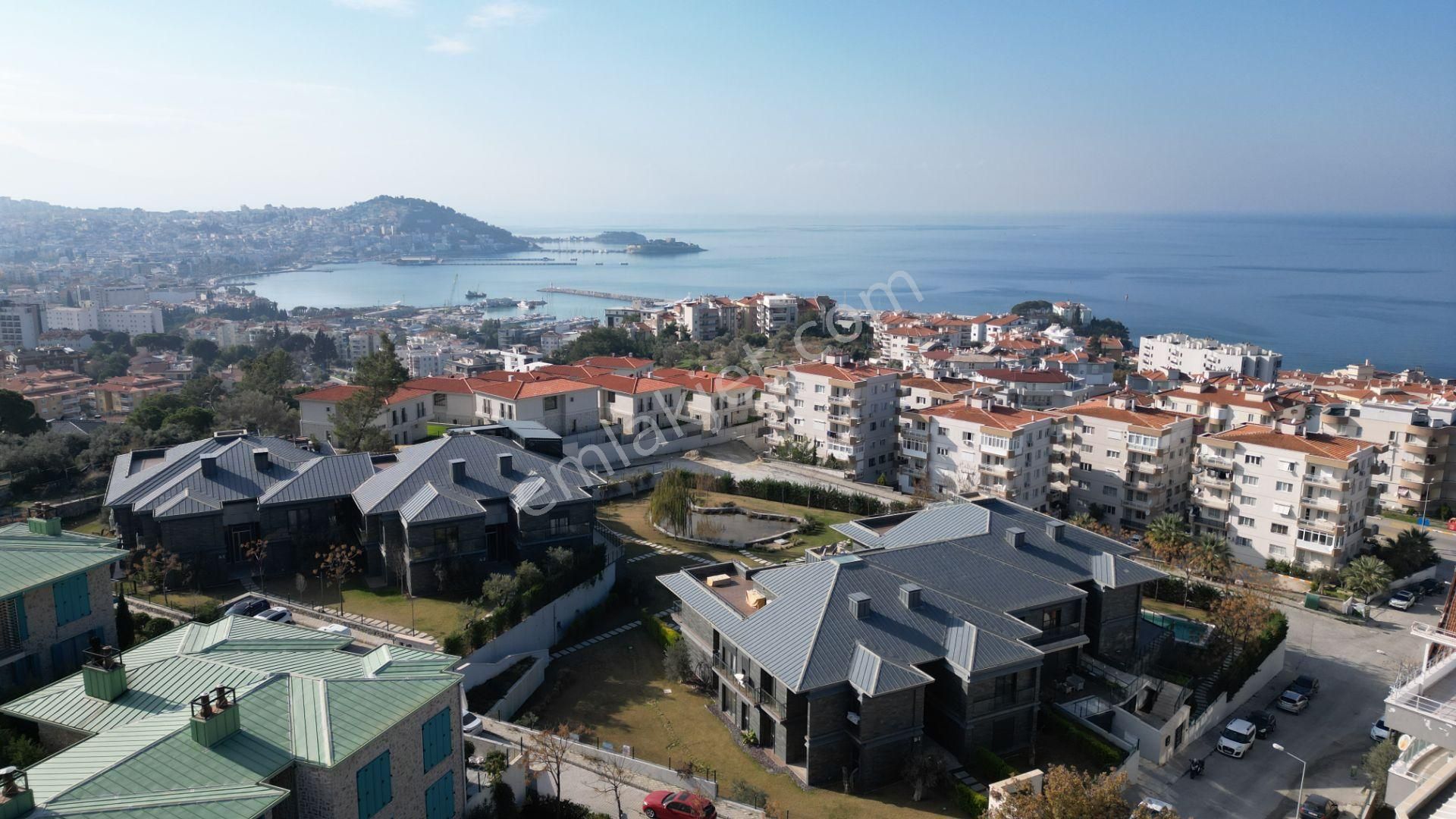 Kuşadası Türkmen Satılık Residence  MARİNADA SAHİLE YAKIN-MANZARA-GÜVENLİK-HAVUZ-OTOPARK-SOSYAL ALAN-ULTRA LÜX-ÇATI DUBLEX