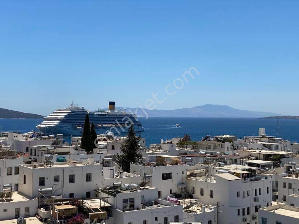 Bodrum Kumbahçe Satılık Villa Bodrum, Kumbahçe' de Deniz ve Kale Manzaralı 3+1 ve 1+0 Müştemilatlı, Satılık Villa