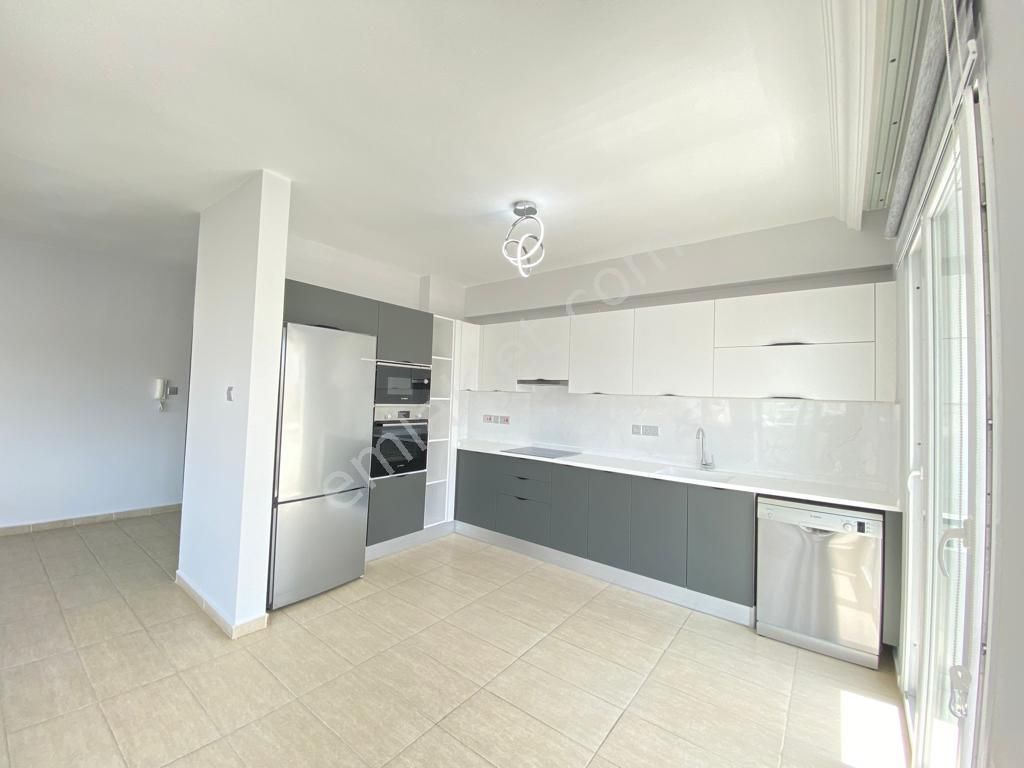 Kıbrıs Girne Merkezde Yüksek Kira Getirili Satılık Ticari İzinli Bina - Görsel 15