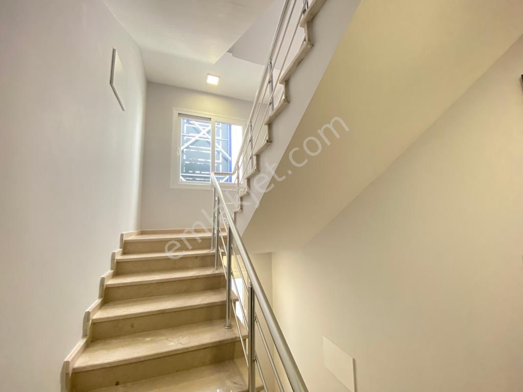 Kıbrıs Girne Merkezde Yüksek Kira Getirili Satılık Ticari İzinli Bina - Görsel 8