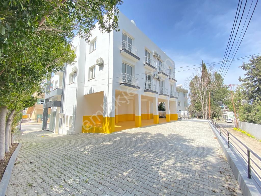 Kıbrıs Girne Merkezde Yüksek Kira Getirili Satılık Ticari İzinli Bina - Görsel 3