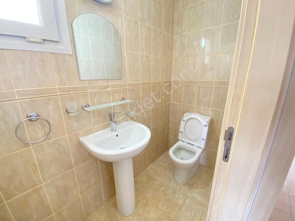 Kıbrıs Girne Merkezde Yüksek Kira Getirili Satılık Ticari İzinli Bina - Görsel 21