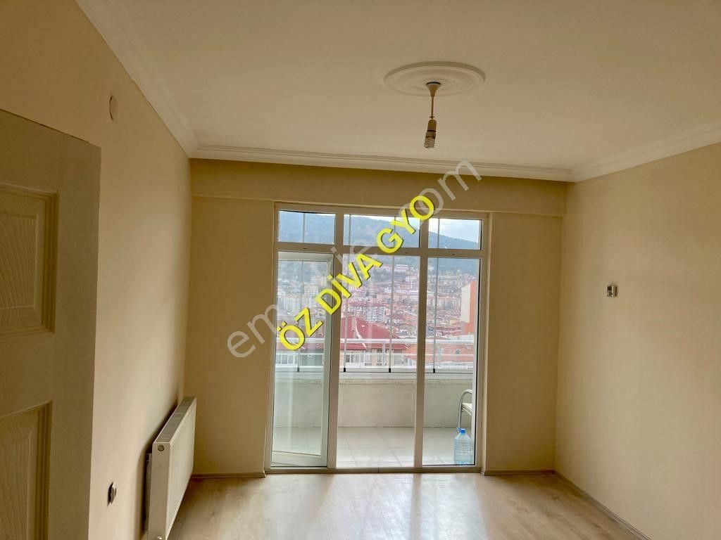 https://imaj.emlakjet.com/listing/12944741/B087B57C3818347087A86CEA5357114E12944741.jpeg