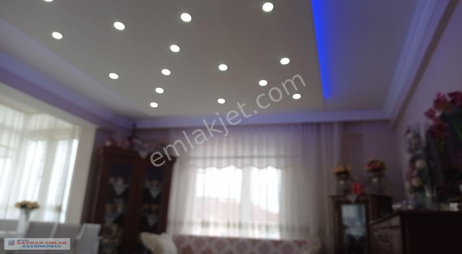 Büyükçekmece Hürriyet Satılık Daire BAYHAN DAN SATILIK 140 M2 3+1 DAİRE KAT 3 TE