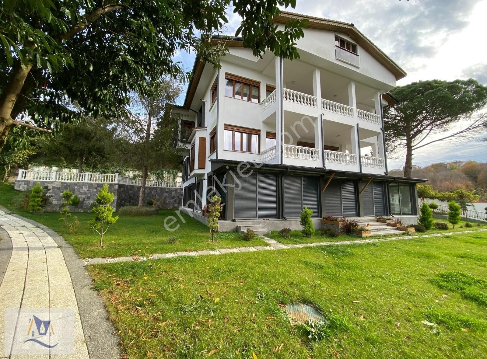 Beykoz Örnekköy Satılık Villa Acarkent'e KOMŞU 14 DÖNÜM ORMAN İÇİNDE MUHTEŞEM BAĞIMSIZ 3 KAT