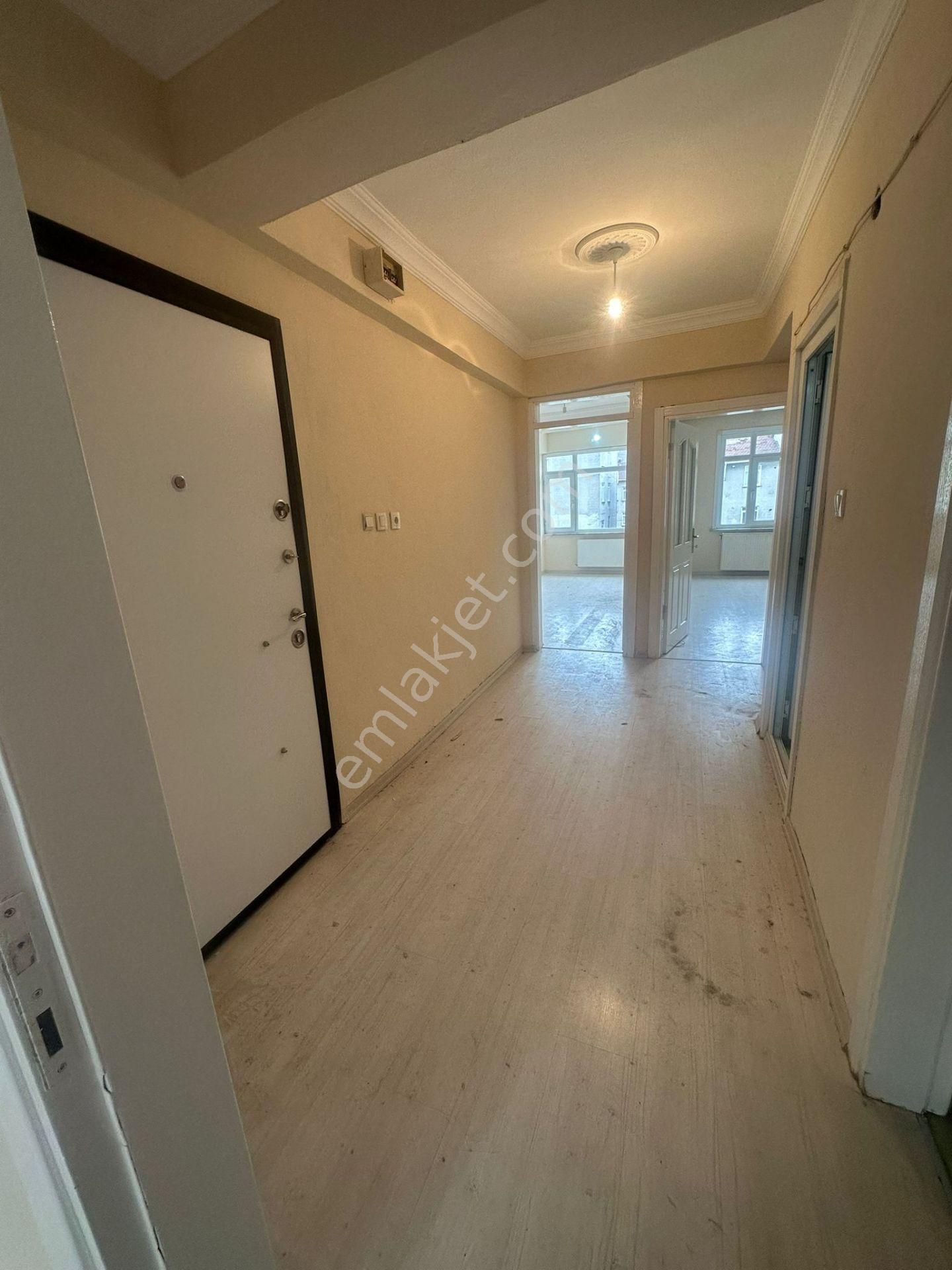 https://imaj.emlakjet.com/listing/12976361/DA536AD21775BE784C8ED3DB63EE4F2112976361.jpg