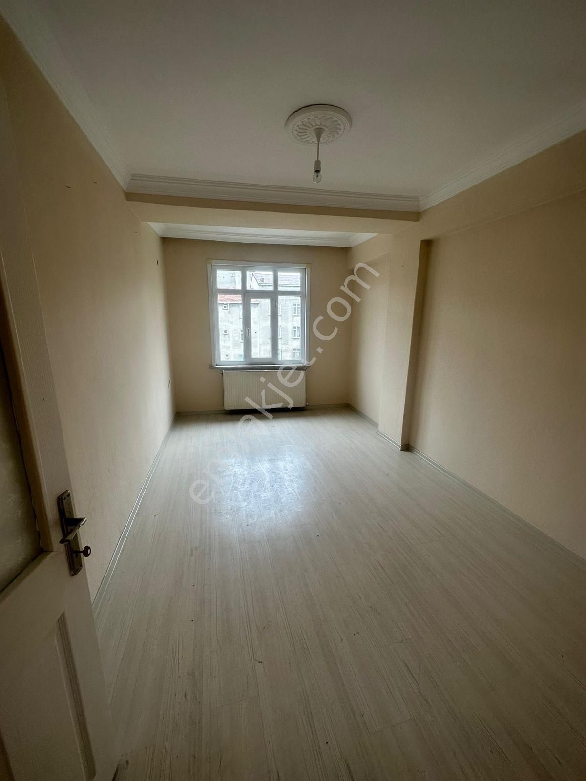 https://imaj.emlakjet.com/listing/12976361/E6116FC21C857A64CF19AE746FEBFA5B12976361.jpg