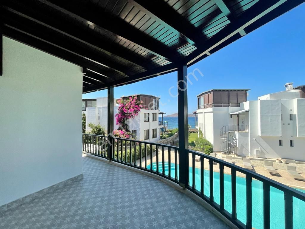 Bodrum Geriş Satılık Villa  Yalıkavak Geriş Denize Sıfır Satılık Site 3+1 Villa