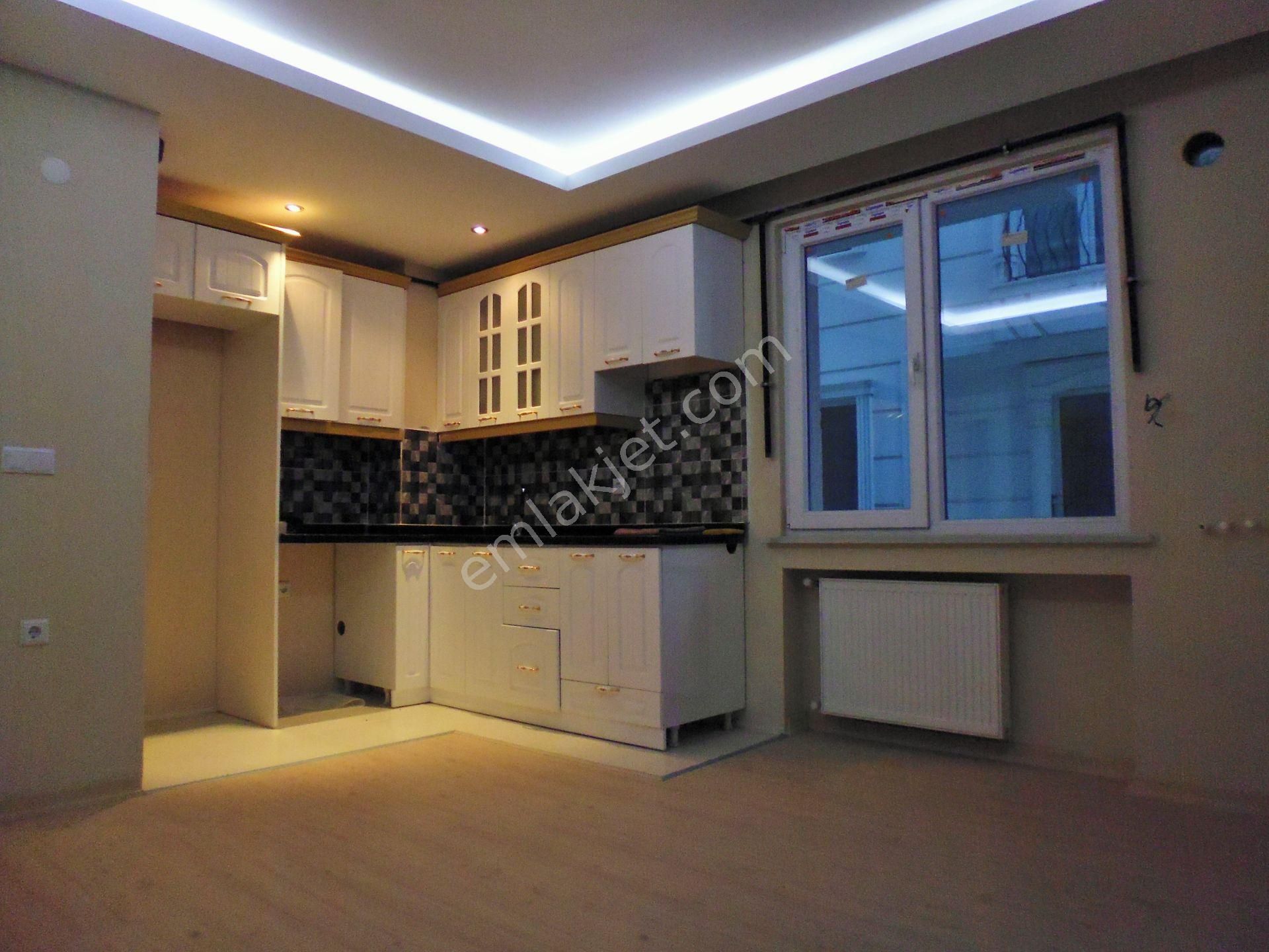 Esenyurt Mehmet Akif Ersoy Satılık Daire METROBÜSE YAKIN LOKASYONDA 2+1 Y. GİRİŞ DAİRE 