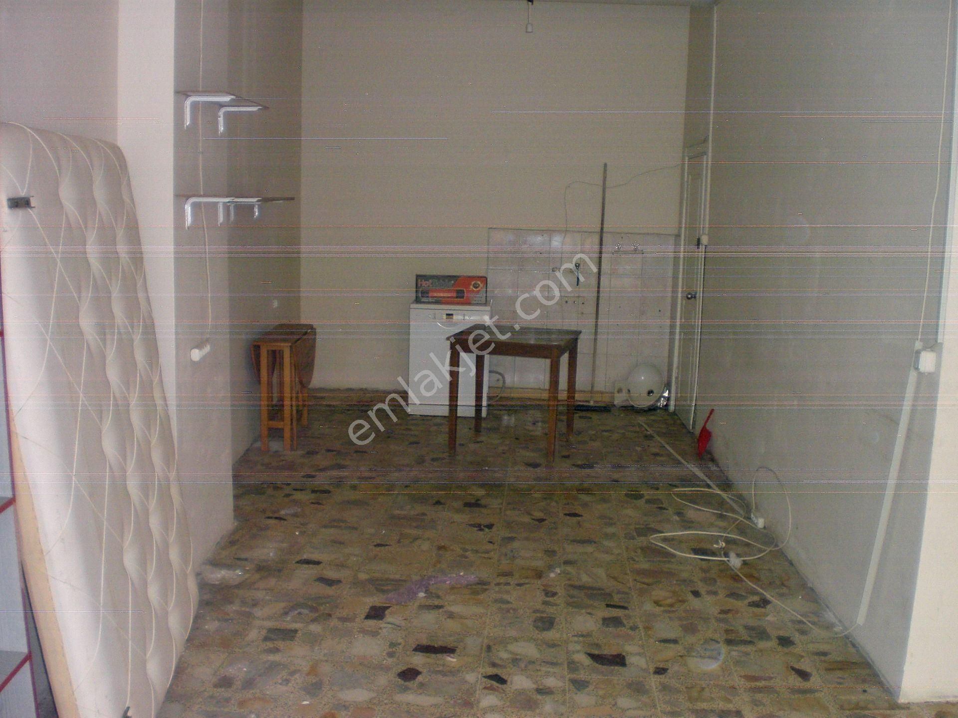 Yenibosna Cumhuriyet Caddesi Kiralık 70.m2 İşyeri - Görsel 4