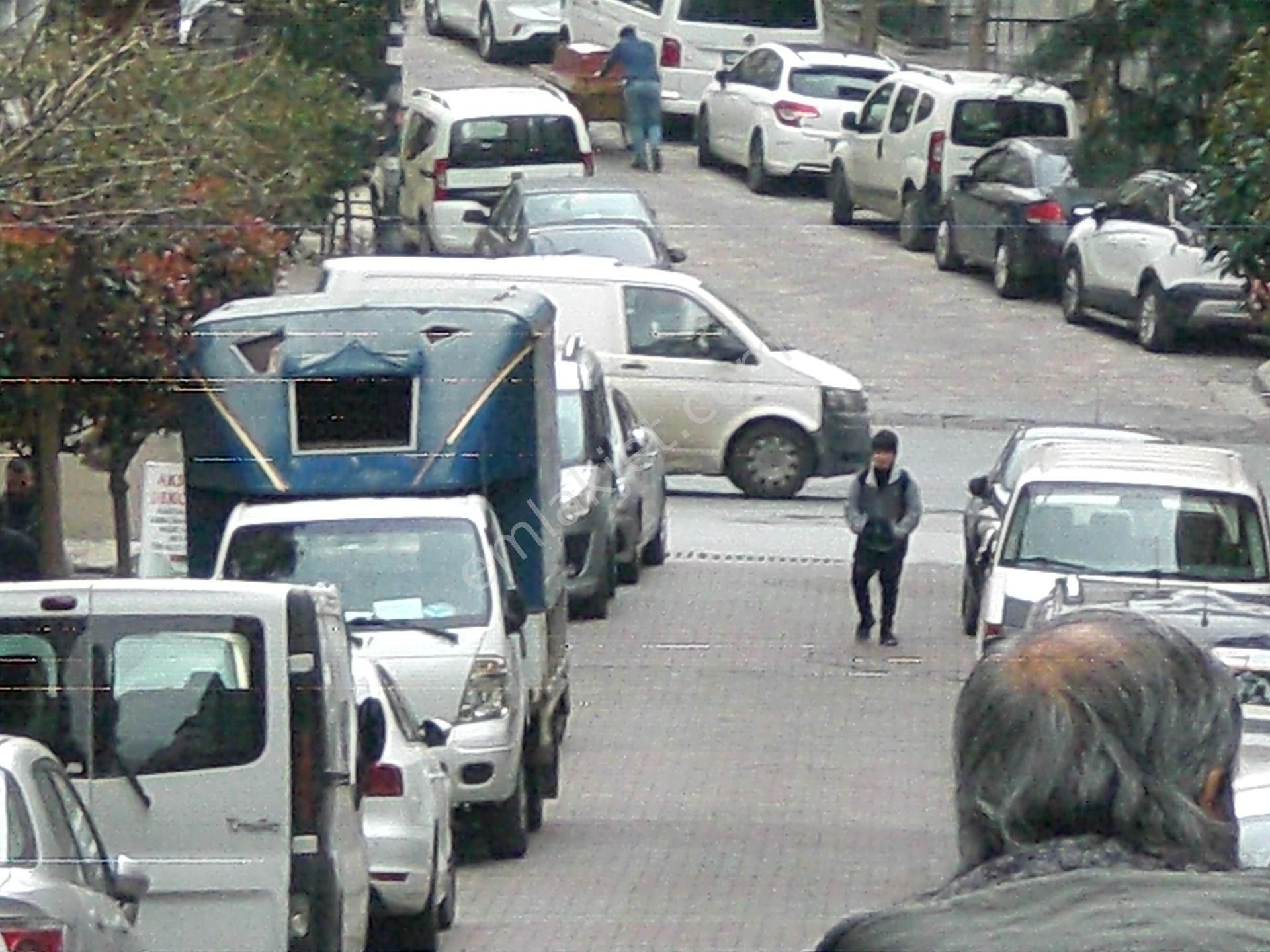 Yenibosna Cumhuriyet Caddesi Kiralık 70.m2 İşyeri - Görsel 5