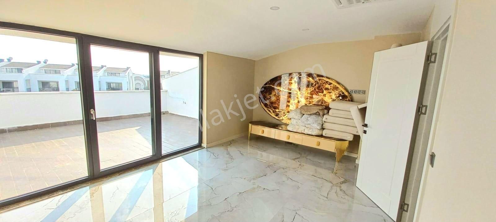 Antalya Döşemealtı Altınkalede Güvenlikli Sitede Yerden Isıtmalı Özel Yapılmış 4+1 Satılık Villa - Görsel 24