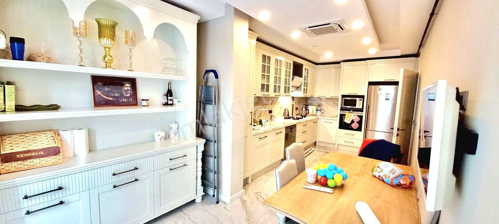 Antalya Döşemealtı Altınkalede Güvenlikli Sitede Yerden Isıtmalı Özel Yapılmış 4+1 Satılık Villa - Görsel 9