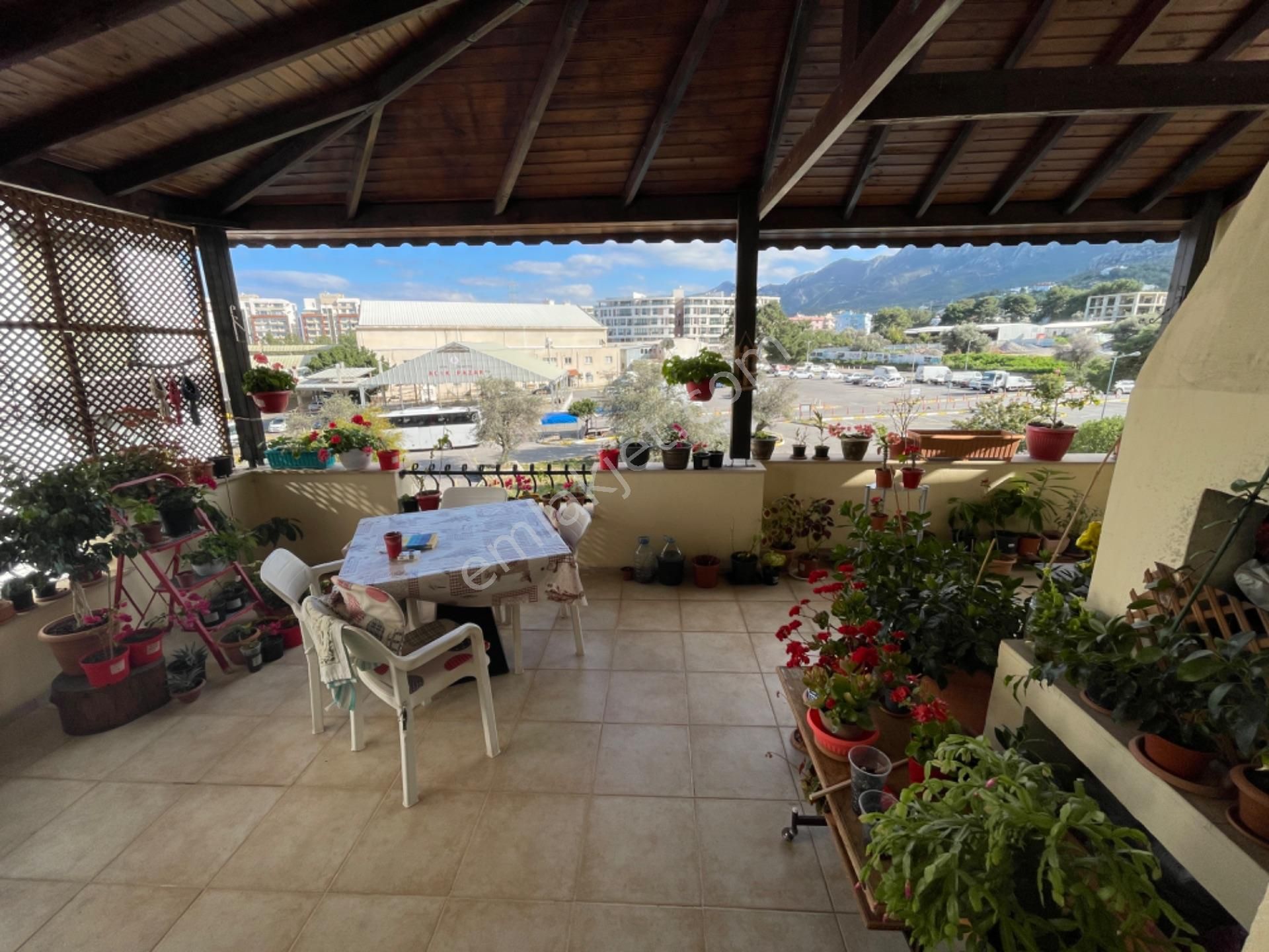 Girne Aşağı Girne Satılık Daire Penthouse Girne Merkez De