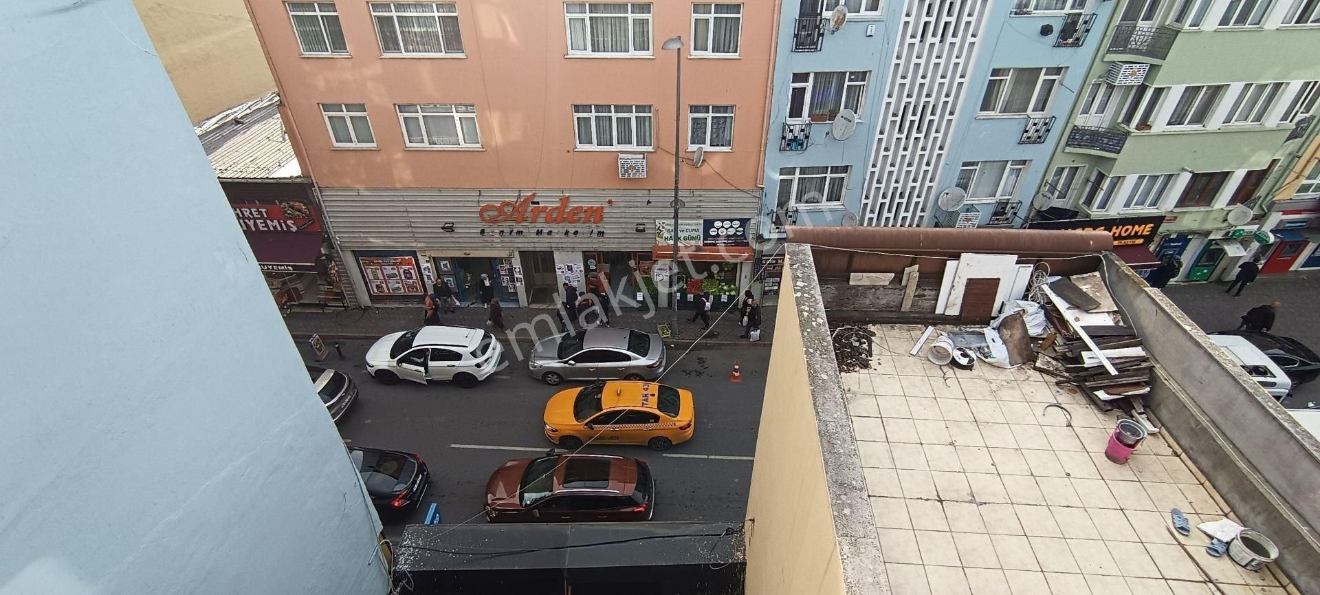 Beyoğlu Camiikebir Satılık Daire Anacadde yatırımlık 2 ayrı daire balkon kombılı esyalı daire