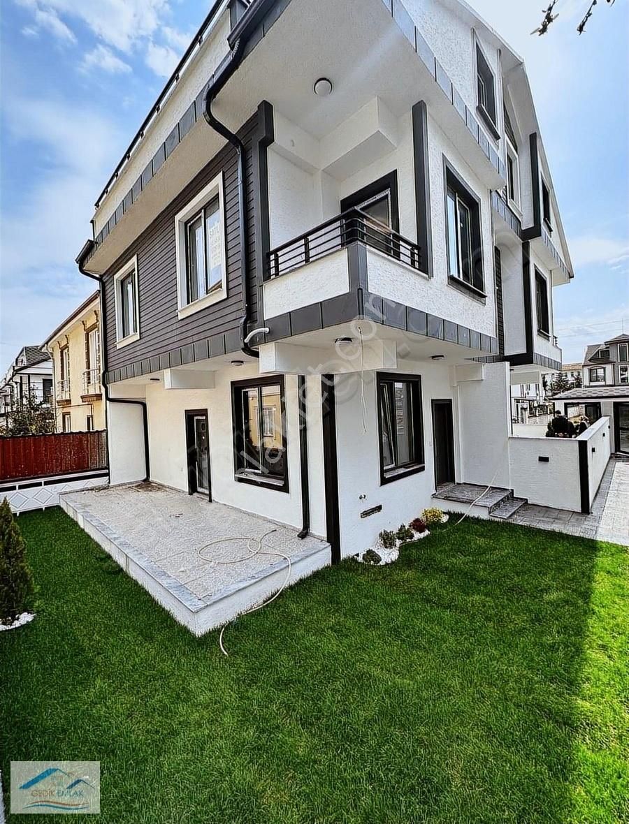 https://imaj.emlakjet.com/listing/13049627/395DC52499B0230877D8F26ED8FDF8F513049627.jpg