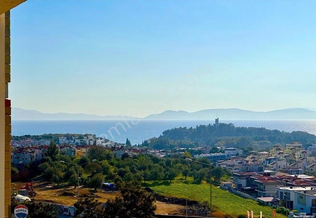 Kuşadası Değirmendere Satılık Daire Kuşadası Merkezde Havuzlu Site İçerisinde Deniz Manzaralı Daire!