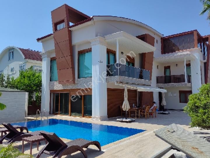 Serik Belek Satılık Villa BELEKTE TAM MÜSTAKİL VİLLA DENİZE YAKIN