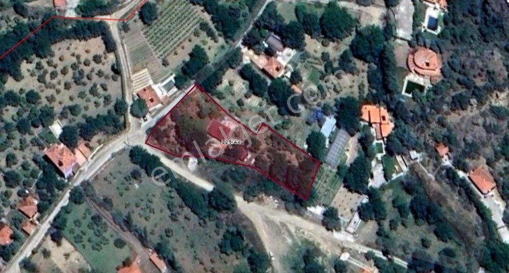 Çorum Merkez Kale Satılık Bağ & Bahçe  Güvenay - Çorum İçeridere Bağlarında 1,995 M² Evi Bulunan Satılık Bağ