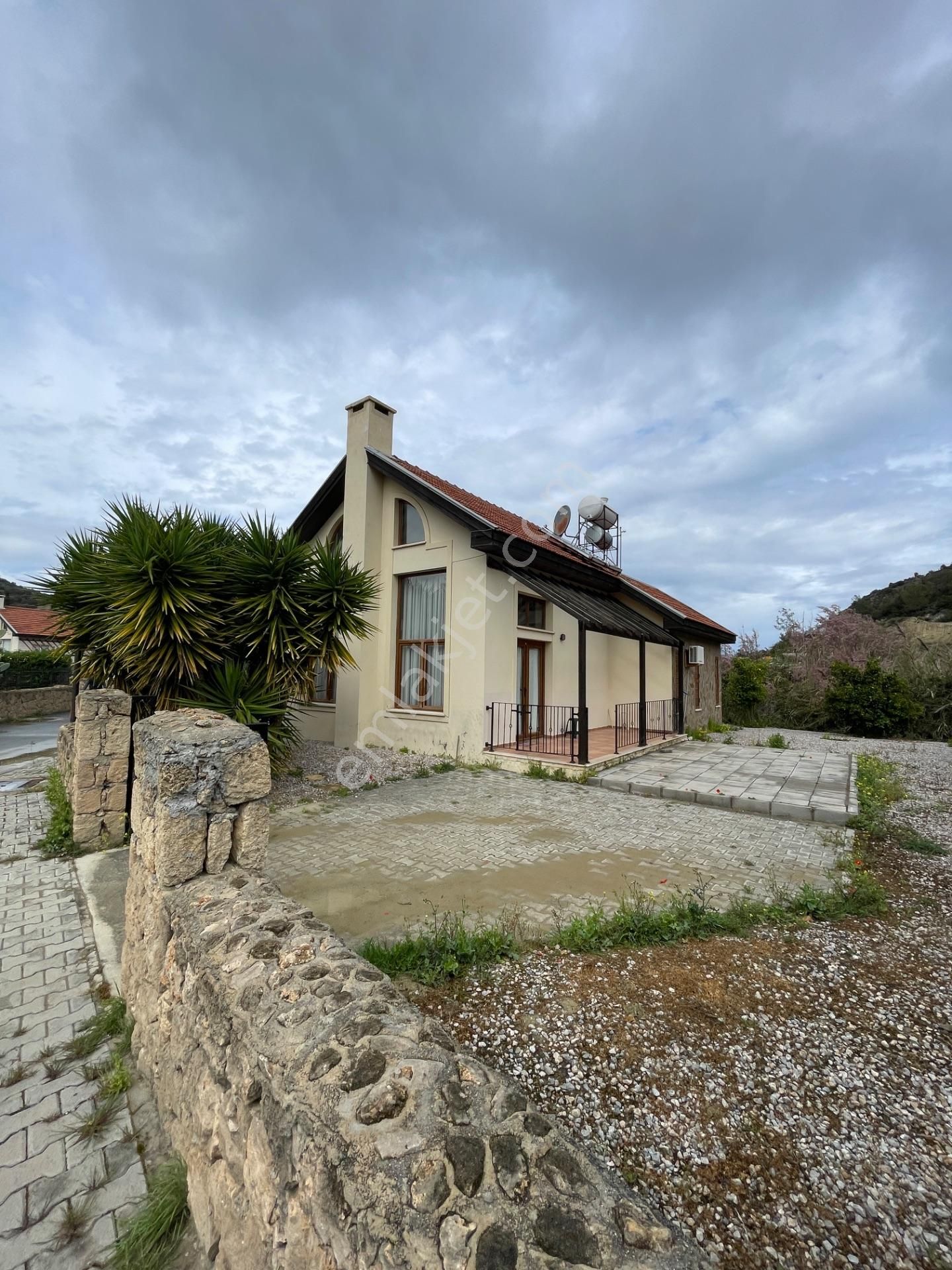 Erdogan.investment KKTC Girne Karşıyaka Köyü 3+1 Oda Satılık Villa