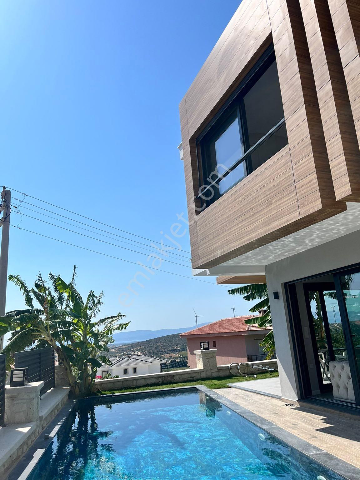 Çeşme Ovacık Satılık Villa Çeşme ovacıkta havuzlu villa