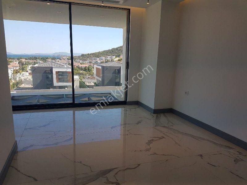 İzmir Çeşme Ilıca Full Deniz Manzaralı Havuzlu Müstakil Lüks Villa - Görsel 19