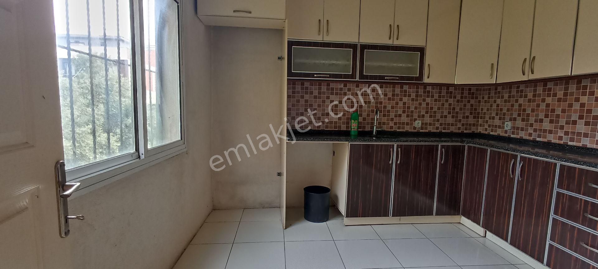 Emlakçıdan İzmir Bayraklı Cengizhan Mahallesi 2+1 Oda Kiralık Daire ...