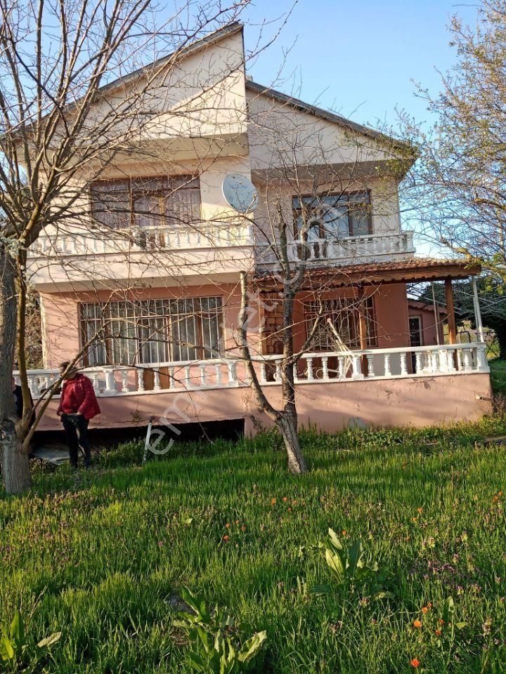 Sılıvrı Buyukkılıclı Mah .450 Larsa Icın 3 Katlı Mustskıl Vılla