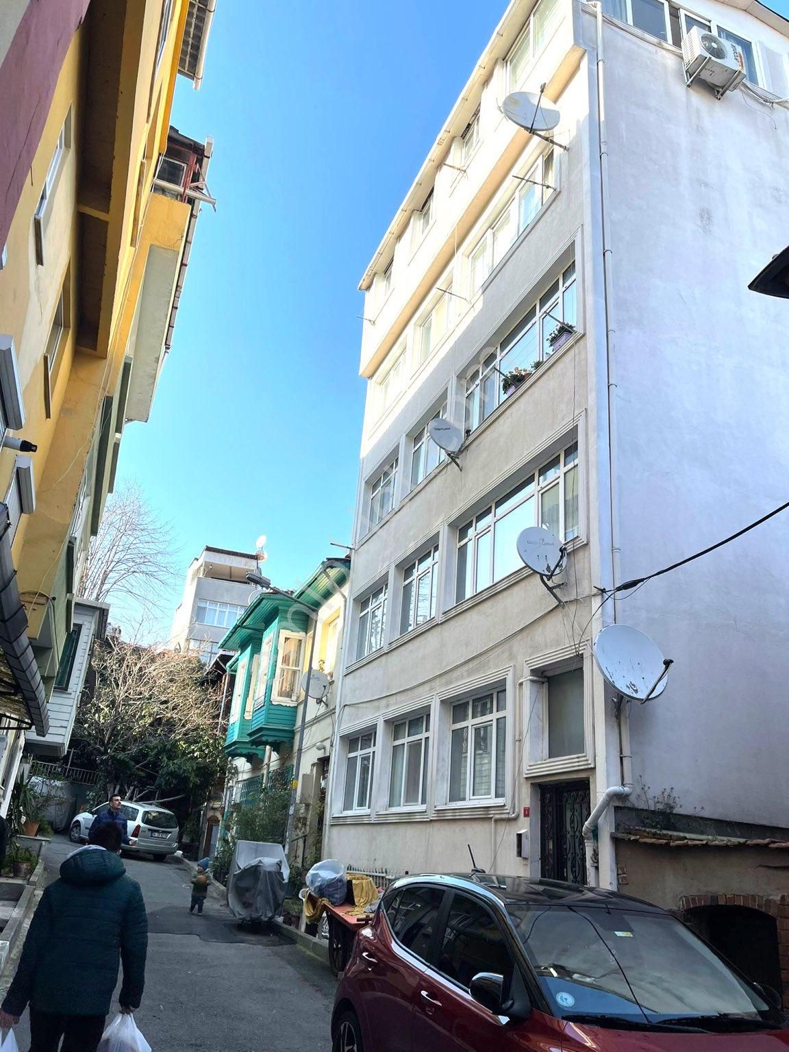 Sarıyer Büyükdere Satılık Daire Acil! Büyükdere'de Yokuşsuz, 1+1 Yatırımlık, Yüksek Giriş Daire